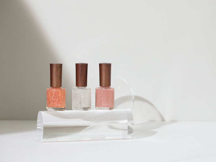 rihka 4th anniversary collection“hikari”として、ネイルポリッシュとワンピースが登場