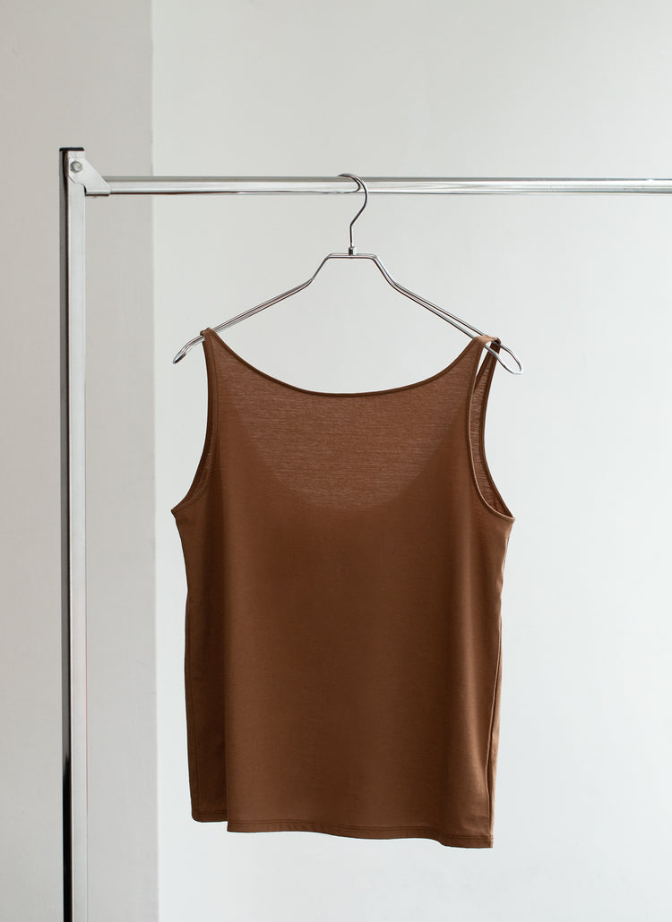 tank top / freckle