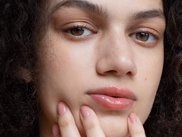 coussinet lip gloss look